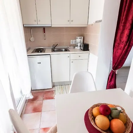 Apartament Anthos *