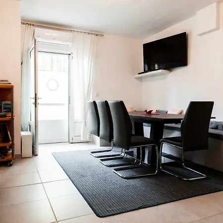 Anthos Apartment *